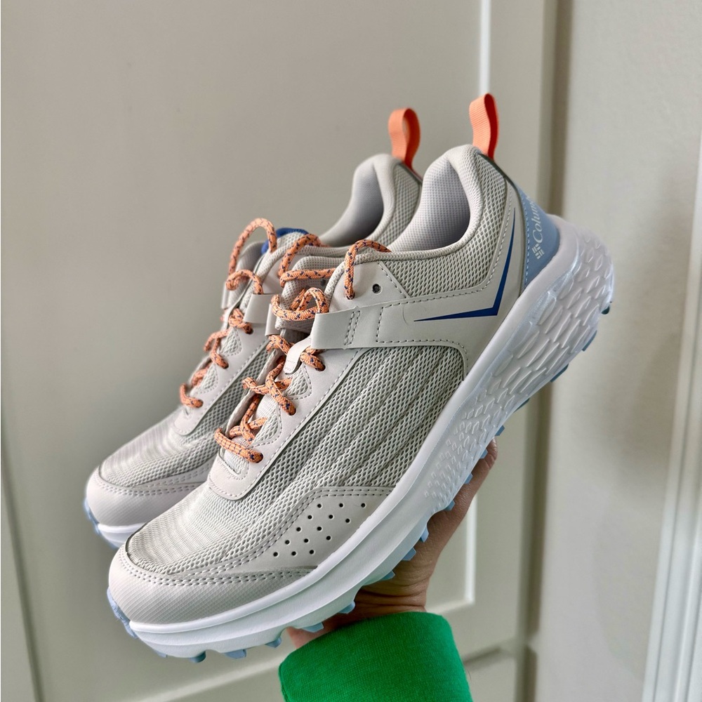 Women’s Columbia hiking shoes -8.5
